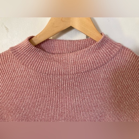 NWT Maurices mauve mock neck sweater blouse ruffles Large - Picture 3 of 9